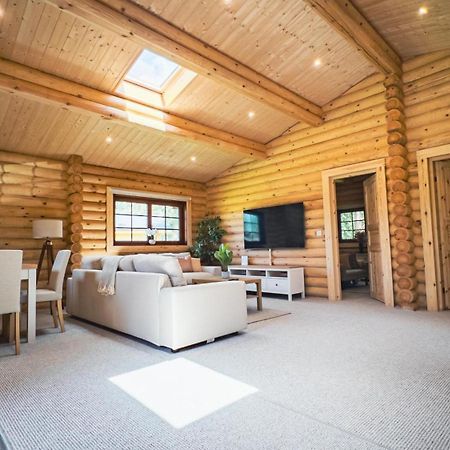 Aspen Lodge, Amazing New Log Cabin With Hot Tub - Sleeps 6 - Felmoor Park Morpeth Δωμάτιο φωτογραφία