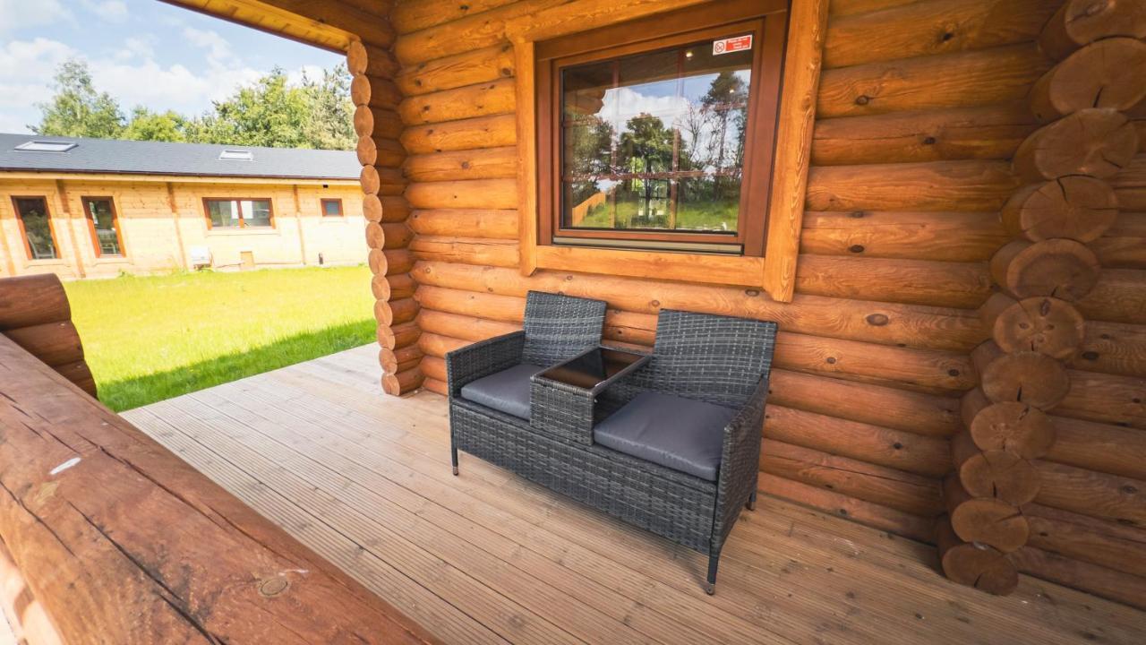 Aspen Lodge, Amazing New Log Cabin With Hot Tub - Sleeps 6 - Felmoor Park Morpeth Εξωτερικό φωτογραφία