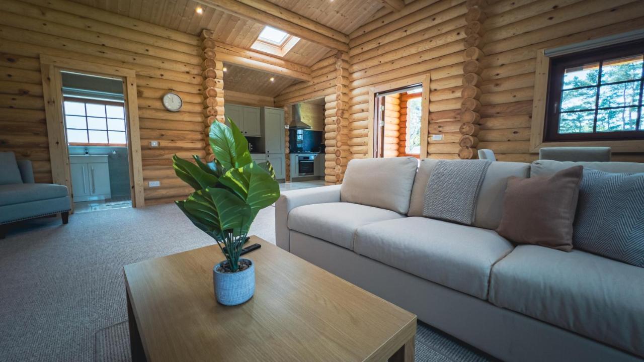 Aspen Lodge, Amazing New Log Cabin With Hot Tub - Sleeps 6 - Felmoor Park Morpeth Εξωτερικό φωτογραφία