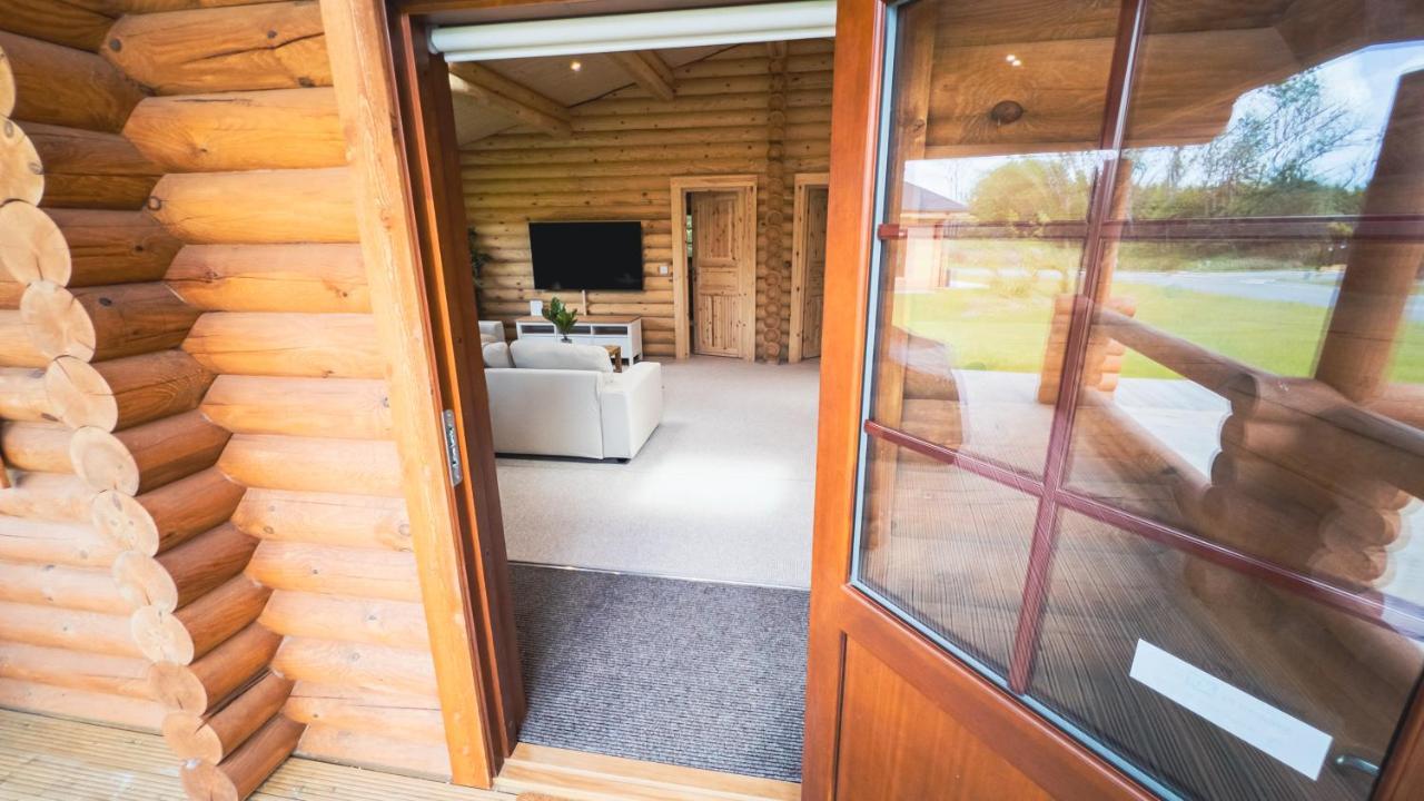 Aspen Lodge, Amazing New Log Cabin With Hot Tub - Sleeps 6 - Felmoor Park Morpeth Εξωτερικό φωτογραφία
