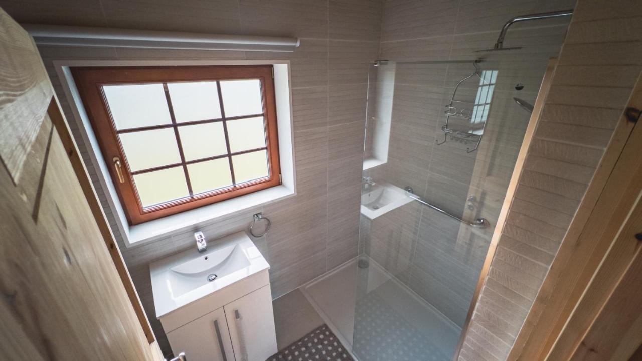 Aspen Lodge, Amazing New Log Cabin With Hot Tub - Sleeps 6 - Felmoor Park Morpeth Εξωτερικό φωτογραφία